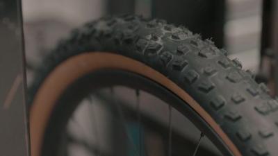 Bontrager Vorderrad Bontrager Line Pro 30 TLR 27.5 Disc 110m Produktbild 8